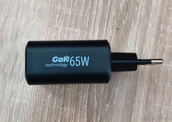 Predám adaptér Nuvo 65W - 3