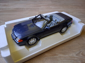 Mercedes-Benz 1:18 - 3