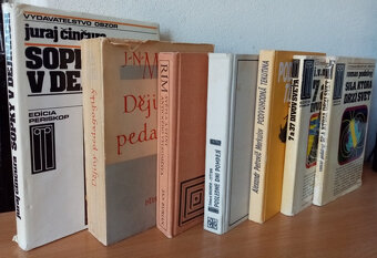 Ponúkam nasledovné tituly : - 3