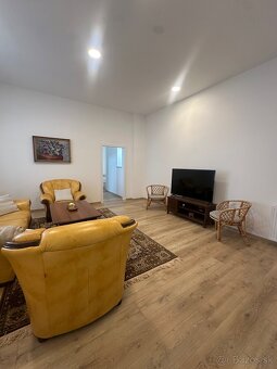 Na prenájom3 izbový tehlový byt v centre - Voľný ihned - 3