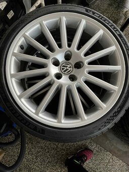 Volkswagen Golf 4 R32 5x100 R18 225/40 R18 - 3