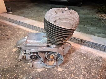 Predam MOTOR Jawa 590 sport - 3