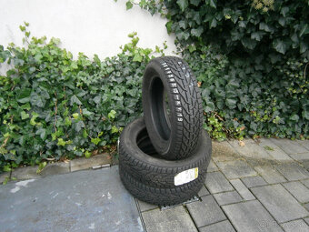 Predám 2x zimné ako nové pneu RIKEN 175/65 R15 84T + 1ks GRÁ - 3