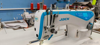 Průmyslový automatický šicí stroj Jack A4s - 3