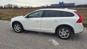 Volvo V60 Cross Country D4 Momentum AWD - 3