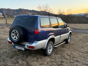 Nissan Terrano - 3