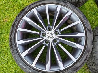 Disky 19" Škoda Trinity Superb L&K 235/40 R19 - 3