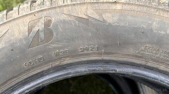 Bridgestone 225/60R18 - 3