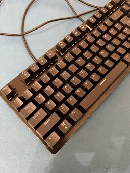 Predám hernú klavesnicu white Shark spartan - 3