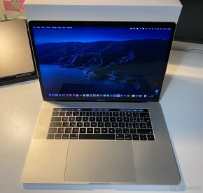 Apple MacBook Pro 15”- 16GB | 256GB - 3