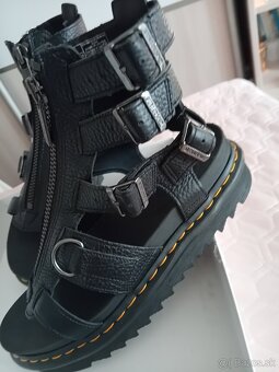 Sandale Dr. MARTENS, v. 42 - 3