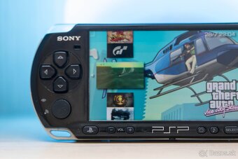 Sony PSP 3004 piano black 64 GB + 1 hra podľa výberu - 3