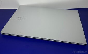 Asus VivoBook 17 X1704Z - 3