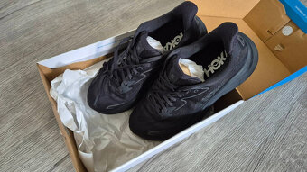 Predám HOKA Clifton 10 Wide M black/black veľ.8 (42) nové - 3