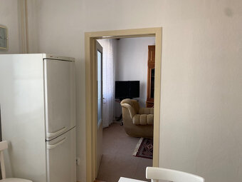 Prenajmem 2 izbový byt vo Zvolene s loggiou – Zlatý Potok - 3