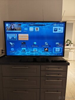 Samsung UE5500 40" smart TV - 3