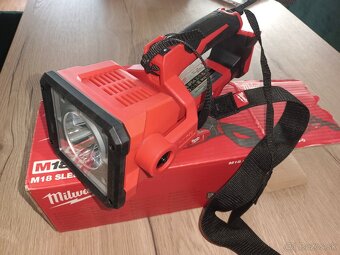 Milwaukee M18 SLED-0 reflektor - 3