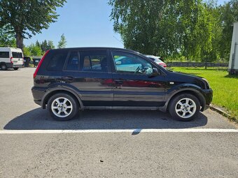 FORD FUSION 1,6 benzín TITANIUM - 3