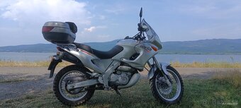 Aprilia Pegaso 650 Cube - 3