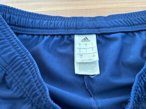 Adidas krátke športové nohavice modrej farby veľkosť L - 3
