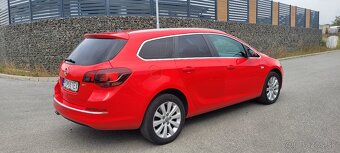 Opel Astra 2.0 CDTI  Cosmo - Sports Tourer, červená farba - 3
