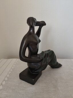 Jitka Forejtová sediaci akt žena keramická soška - 3