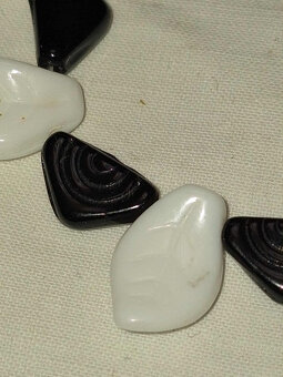 STARÝ NÁHRDELNÍK - 3