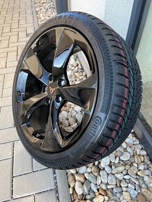 Cupra Leon zimne komplety - 3