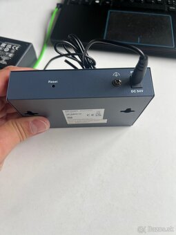 POE Switch HikVision DS-3E1105P-EI (5-port), 60W - 3