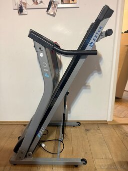 Predam bezecky pas - 3