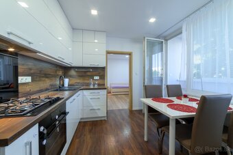 Luxusný, 3 - izbový byt po kompletnej rekonštrukcii - 3