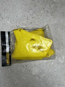 plasty Suzuki 125, 250 2001 - 2003 - 3