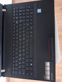 predám Lenovo E51 , Intel core i5 , 8bg ram , ssd - 3
