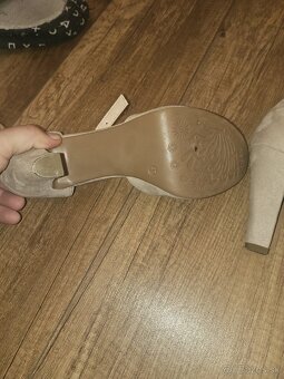 Sandále na opätku - 3