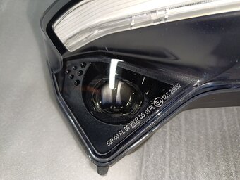 Panigale v4 přední světlo - 3