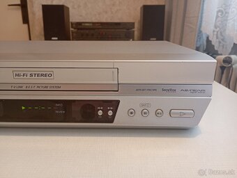 videorekordér JVC HR-V610E - 3