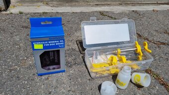 Predam brzdovu servisn sadu a brzdovy mineralny olej Shimano - 3