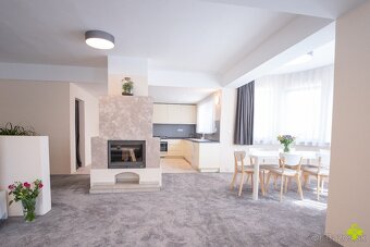 Priestranný 7 izbový rodinný dom v srdci starej Dúbravky - 3