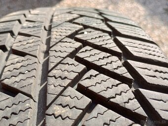 Predam 4ks pneu 215/65/r17 zimne 99H Continental - 3