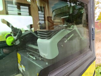 Minibager Yanmar ViO 12 predvadzaci model - 3