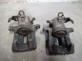 Zadné brzdové strmene golf 4, octavia 1, audi A3,Leon 1 - 3