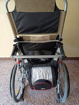 Predám polohovací invalidný vozík - 3