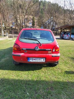 Predám mazda 121 - 3