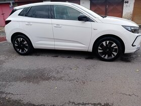 Opel Grandland 1.2 T Business AT8 96 kW 131 k - 3