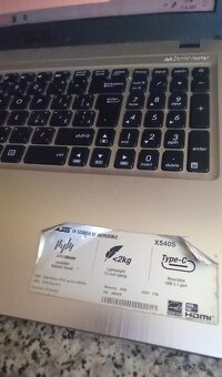 Predam notebok Asus - 3