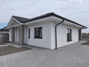Krásny, moderný, priestranný 4-izbový rodinný dom na predaj - 3