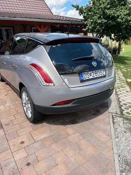 Lancia Delta 1.6jtdm 88kw 2010 - 3