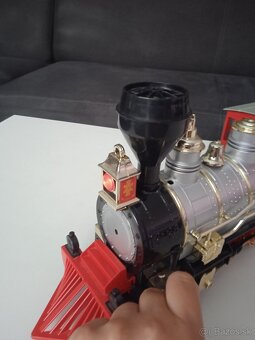 Vlakový rušeň a smetiarske auto - 3