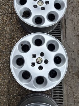 Predam elektróny 205/55 r16 - 3