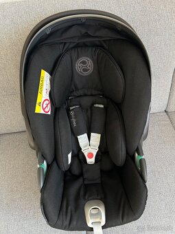 Cybex vajíčko a základna isofix - 3